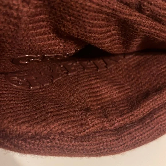 Harry Potter Gryffindor Alumni Patch Slipper Sock Maroon Bioworld Size OSFA - Picture 5 of 5